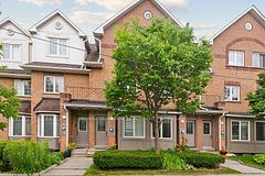 25 Hedge End Road, Toronto, ON M1B 5Z4