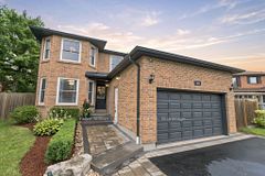 150 Large Crescent, Ajax, ON L1T 2S4