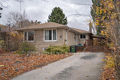 7 Brightside Drive, Toronto, ON M1E 3Y8