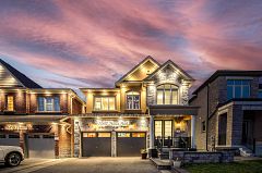 1067 Purus Path, Pickering, ON L1X 0H3