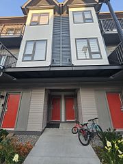 2635 William Jackson Drive 715, Pickering, ON L1X 0L4