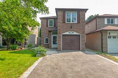 43 Barrett Crescent, Ajax, ON L1T 2C4