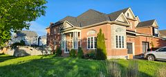 49 Inlet Bay Drive W, Whitby, ON L1N 9P4
