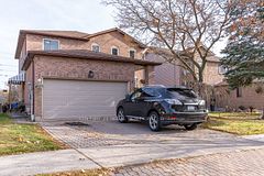 28 Upland Drive, Whitby, ON L1N 8H8