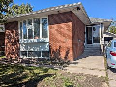 15 Beacham Crescent Main, Toronto, ON M1T 1M9