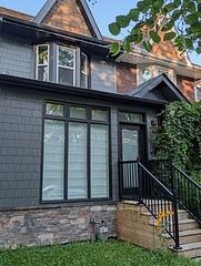 21 Alton Avenue Upper, Toronto, ON M4L 2M3