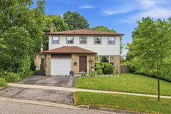 3 Gillbank Crescent, Toronto, ON M1E 4H8