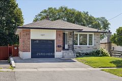 49 Rosehill Boulevard, Oshawa, ON L1J 5G6
