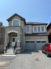 2144 Coppermine Street, Oshawa, ON L1L 0T1