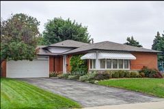 39 Glendower Circuit BSMT, Toronto, ON M1T 2Z3