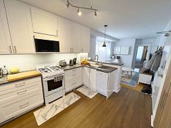 5 Garnock Avenue 2, Toronto, ON M4K 1M1