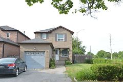 31 Carnelly Crescent, Ajax, ON L1T 2H5