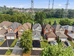 1143 Windgrove Square, Pickering, ON L1X 2S5