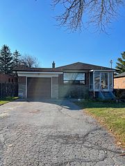 542 Brimley Road Main Fl, Toronto, ON M1J 1A8
