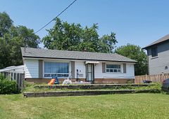 6 Cross Hill Rd Drive, Toronto, ON M1T 3E4