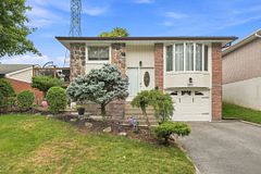 510 Charrington Avenue, Oshawa, ON L1G 7L8