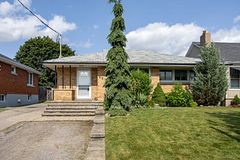 251 Elizabeth Street, Oshawa, ON L1J 5S5