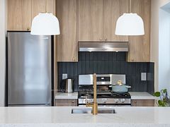 27 Marigold Avenue Upper, Toronto, ON M4M 3B1