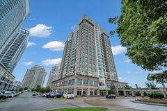 8 Lee Centre Drive N 1016, Toronto, ON M1H 3H8