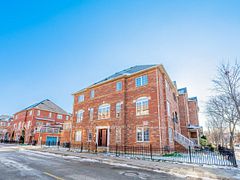 102 Natalie Place, Toronto, ON M4M 3P7