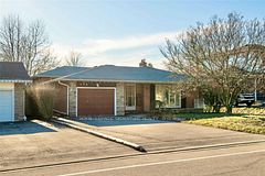 418 Waverly Street, Oshawa, ON L1J 5W3