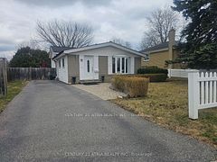 733 Balaton Avenue Lower, Pickering, ON L1W 1W3