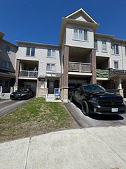 42 Ambereen Place E, Clarington, ON L1C 7H5