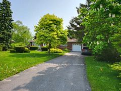 1605 Bowmanville Avenue, Clarington, ON L1C 6N4