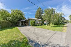 7 Robmar Street, Whitby, ON L1M 1T8