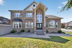 824 Black Cherry Drive, Oshawa, ON L1K 0P5