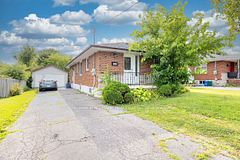 1118 Athol Street Main, Whitby, ON L1N 4A7