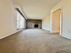 1775 Bowmanville Avenue E A, Clarington, ON L1C 6N4