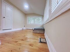 555 Military Trail Apt 3, Toronto, ON M1E 4S7