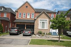 45 Bradbury Crescent, Ajax, ON L1T 4H5