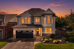 137 Edward Street E, Clarington, ON L1B 1M6