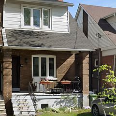 32 Glebeholme Boulevard, Toronto, ON M4J 1S4