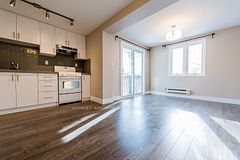 258 Kenilworth Avenue 2, Toronto, ON M4L 3S8