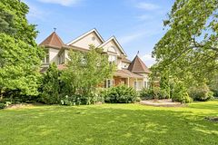2 Wilson House Drive, Whitby, ON L0B 1A0