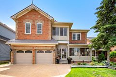 11 Downey Drive, Whitby, ON L1M 1J3