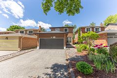 1118 Cedarcroft Crescent, Pickering, ON L1X 1R5