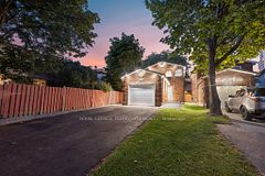 1013 Albacore Manor, Pickering, ON L1W 3S9