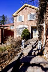 26 Dartmoor Drive Main, Toronto, ON M1E 5B2