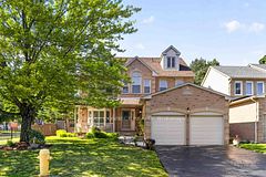 2 Nettles Court, Whitby, ON L1P 1L5