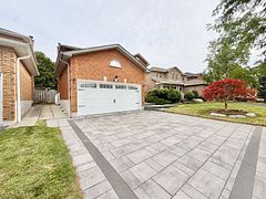 11 Meadowglen Drive, Whitby, ON L1R 1T8