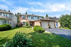 939 Catskill Drive, Oshawa, ON L1J 8J9