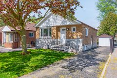 140 Meighen Avenue, Toronto, ON M4B 2H9