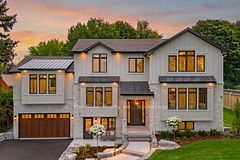 153 Elizabeth Crescent N, Whitby, ON L1N 3S1
