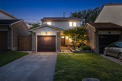 24 Harrison Court, Whitby, ON L1N 6E2