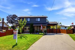 560 Tennyson Avenue, Oshawa, ON L1H 3J8