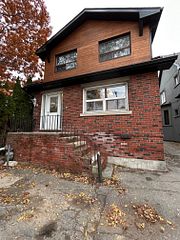 218 Greenwood Avenue Main Floor, Toronto, ON M4L 2R2